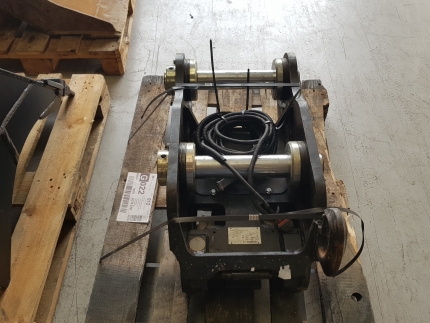 Used - QS60 (Q-Safe) quick hitch to fit JCB JS130/131/141/145