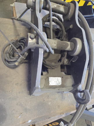 S45 machine hitch- Hyundai