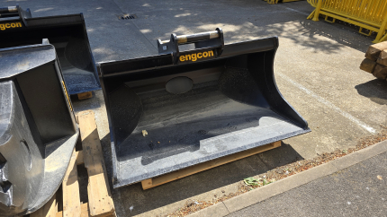 Used - GB14 grading bucket 1600mm wide, 650L capacity on S60 pickup